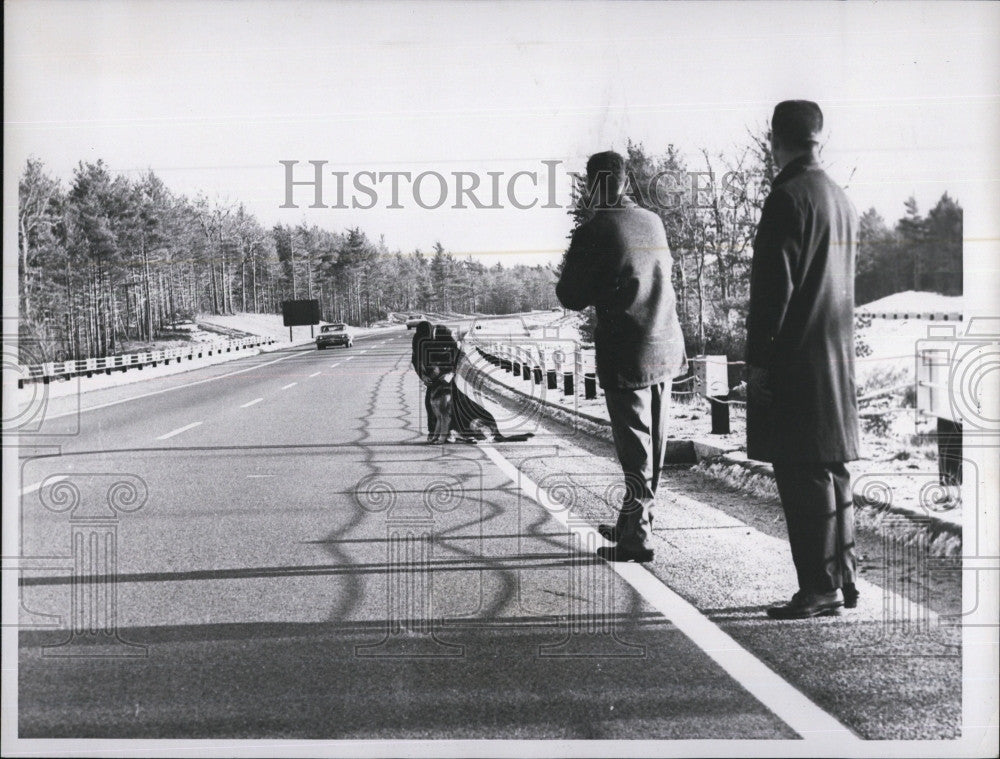 1966 Press Photo Somerville Police James Patosky Dog Apache Missing Child Search - Historic Images