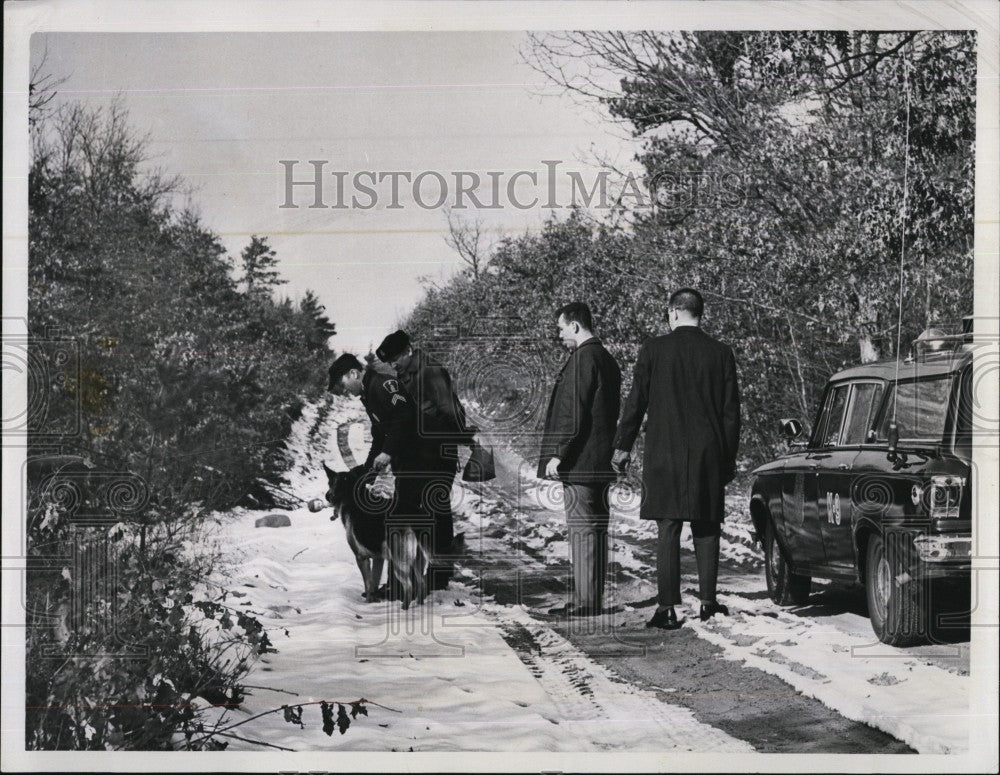 1966 Press Photo Police Sgt James F. Patosky of Somerville,Mass &amp; his  search dog - Historic Images