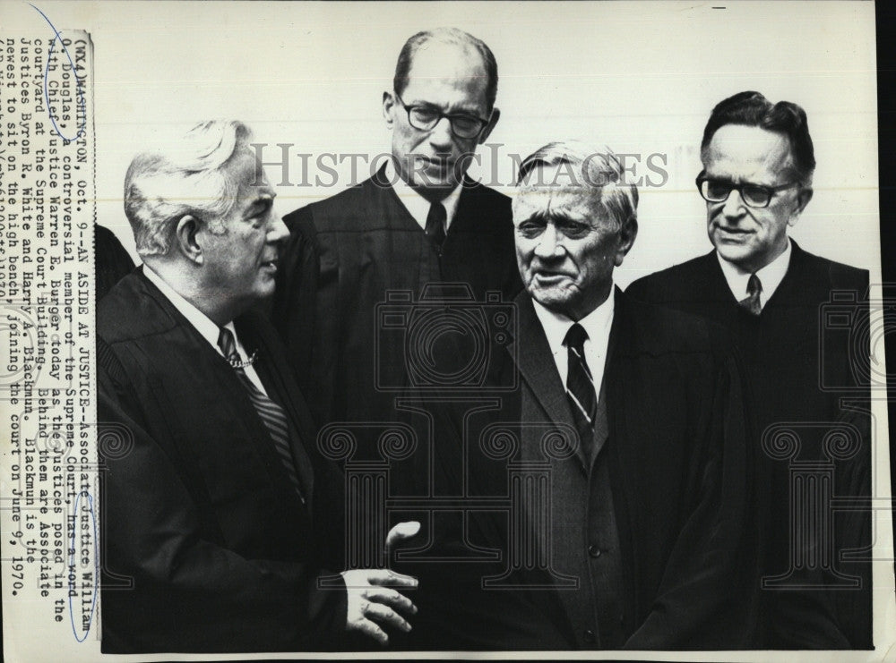 1970 Press Photo William Douglas, Justice With Warren Burger At Supreme Court - Historic Images