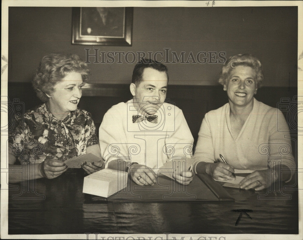 1959 Press Photo Ticket Committee Somerville Taxpayers Association - Historic Images