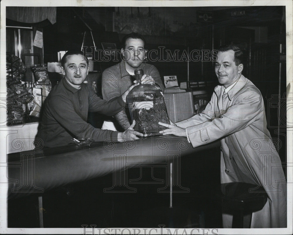 1960 Press Photo Somerville United Fund Chairman Stephen Dowd - Historic Images