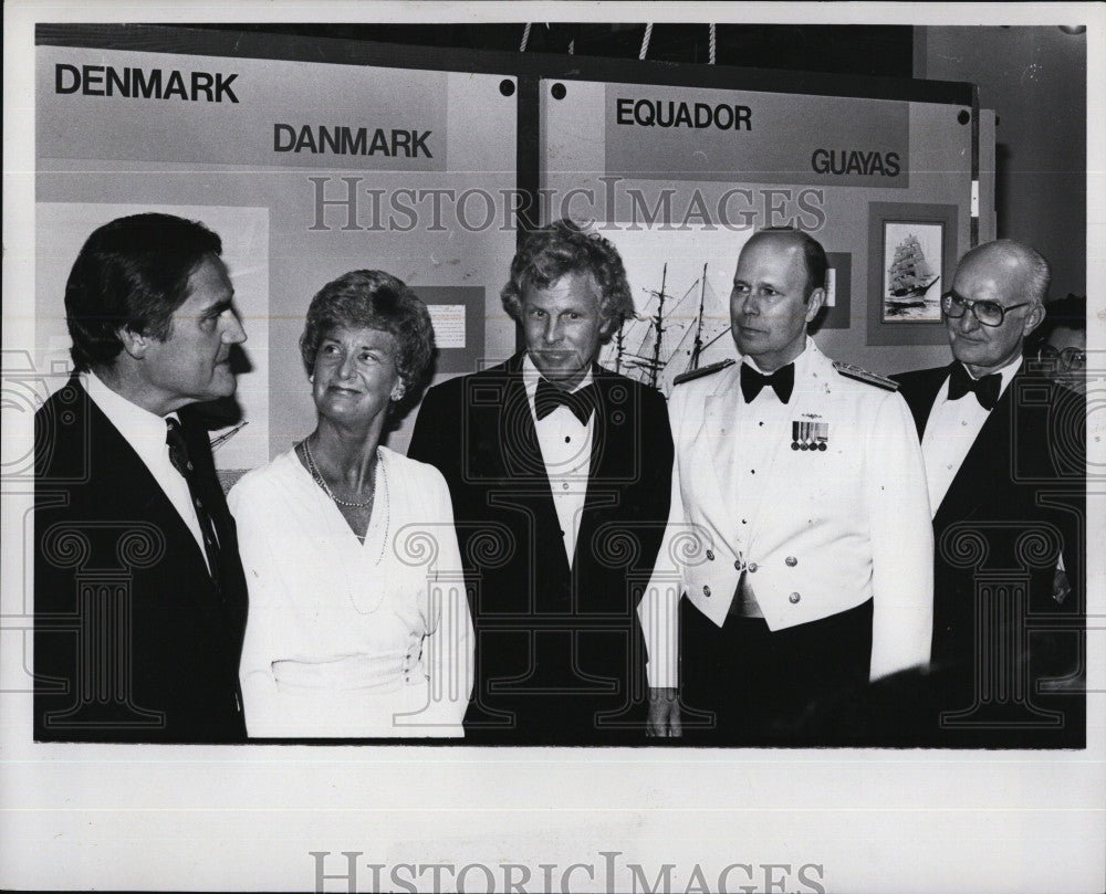 1980 Press Photo Gov. and Mrs. King, Peter Sterling, Rear Adm. C. Brettschneider - Historic Images