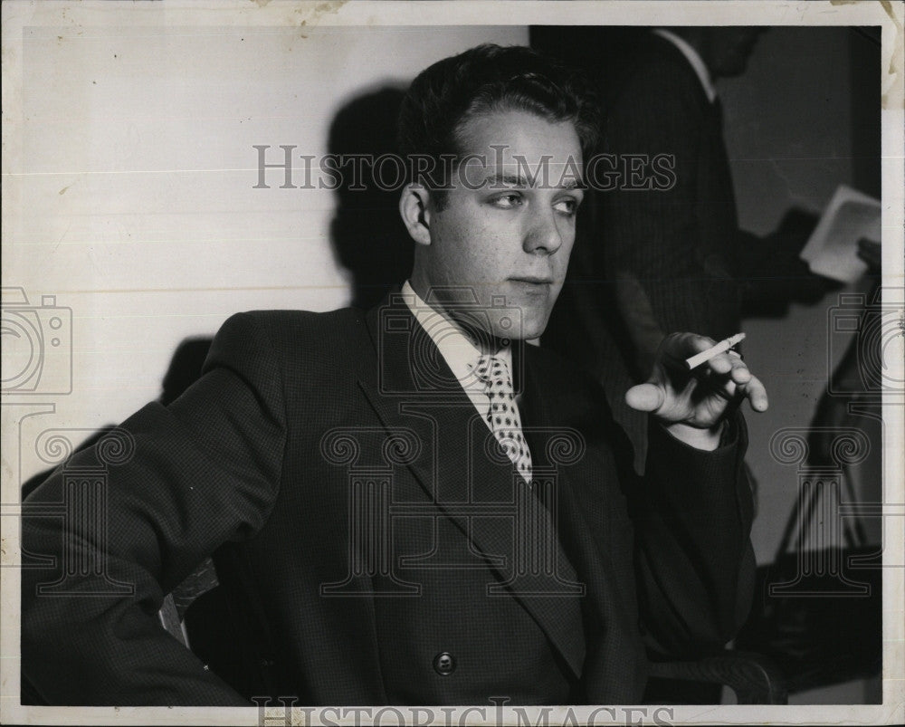 1958 Press Photo Lebertus Van Dorp Awaits Call to Grand Jury - Historic Images