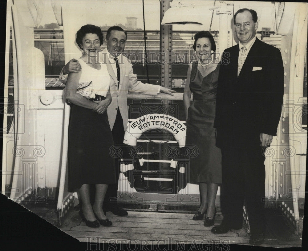 1955 Press Photo Caspar Dorfman, Agatha Dorfman Henry and Fay Stein on Boat - Historic Images