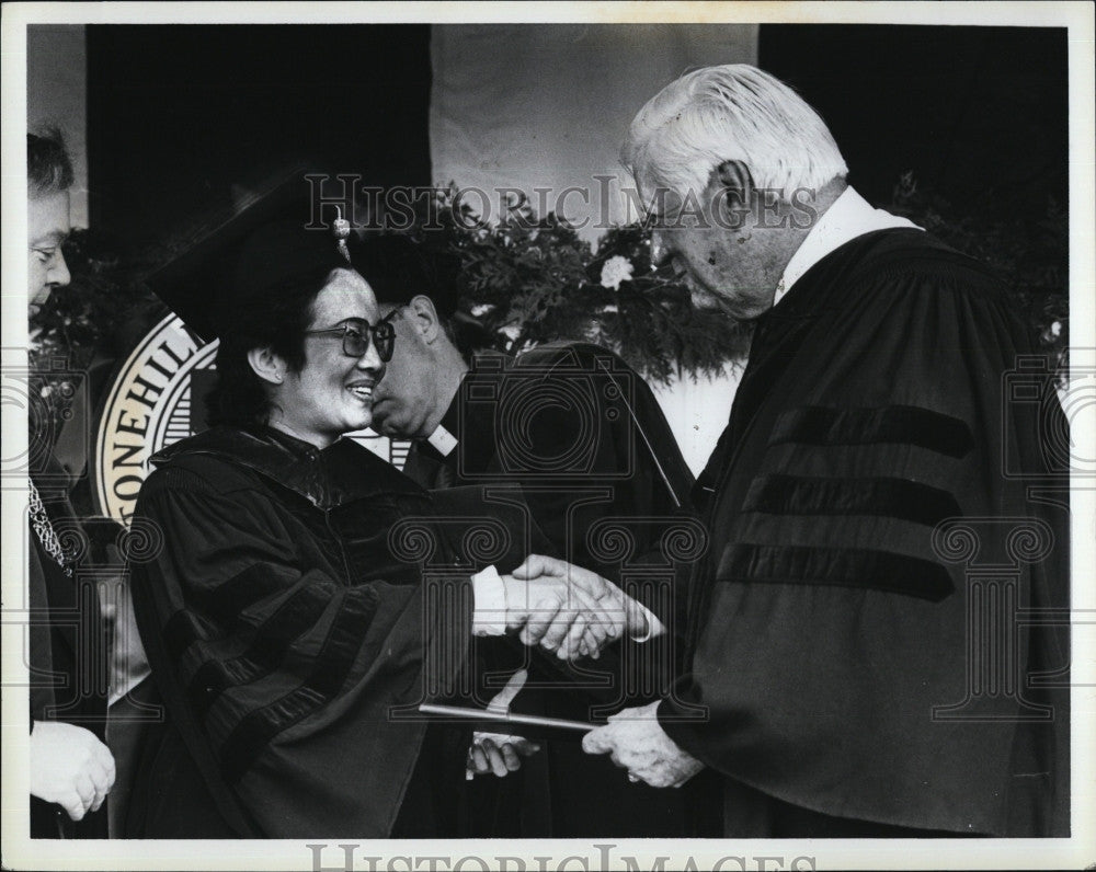 1984 Press Photo House Speaker Thomas O&#39;Neill, Corazon Aquino - Historic Images