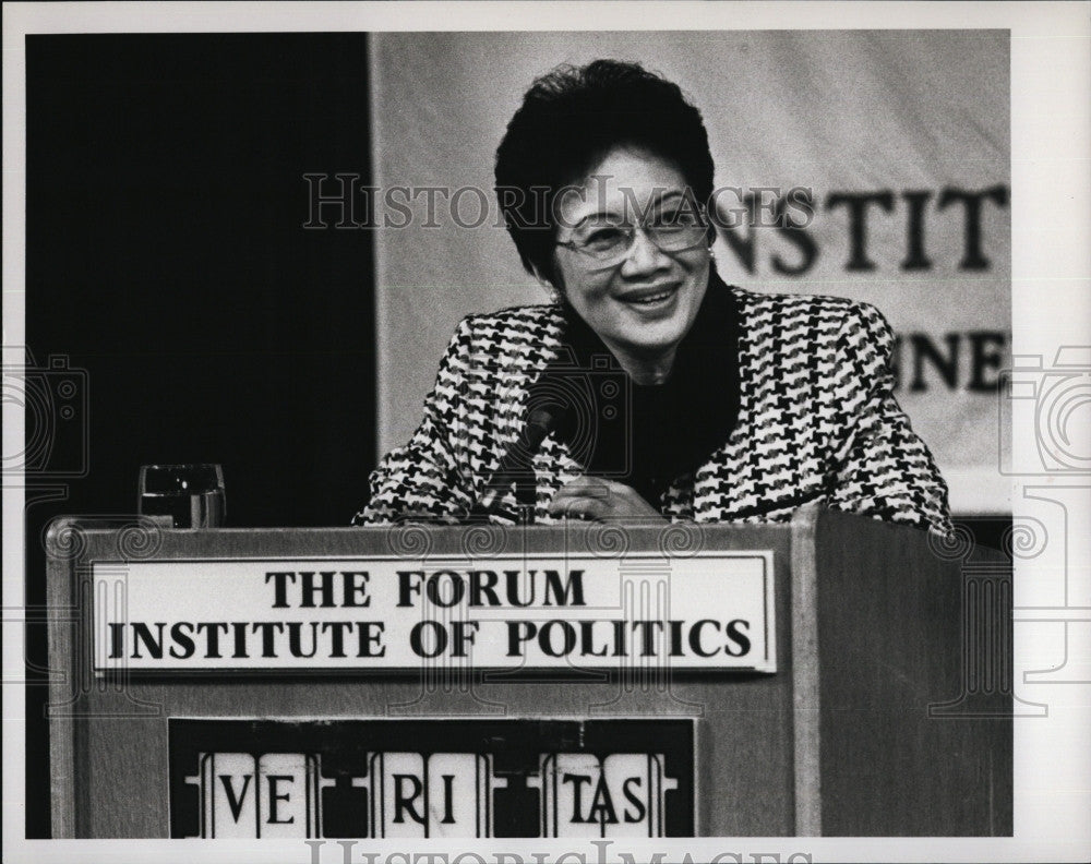 1992 Press Photo Corazon Aquino - Historic Images