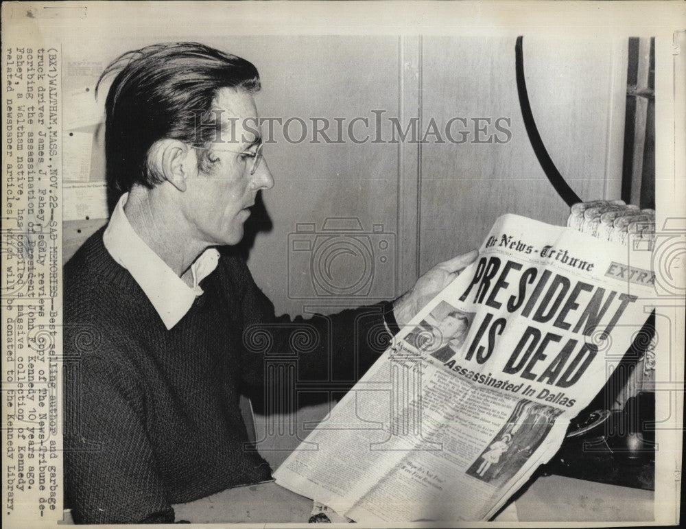 1973 Press Photo James J Fahey, Author reads of Kennedy assassination - Historic Images