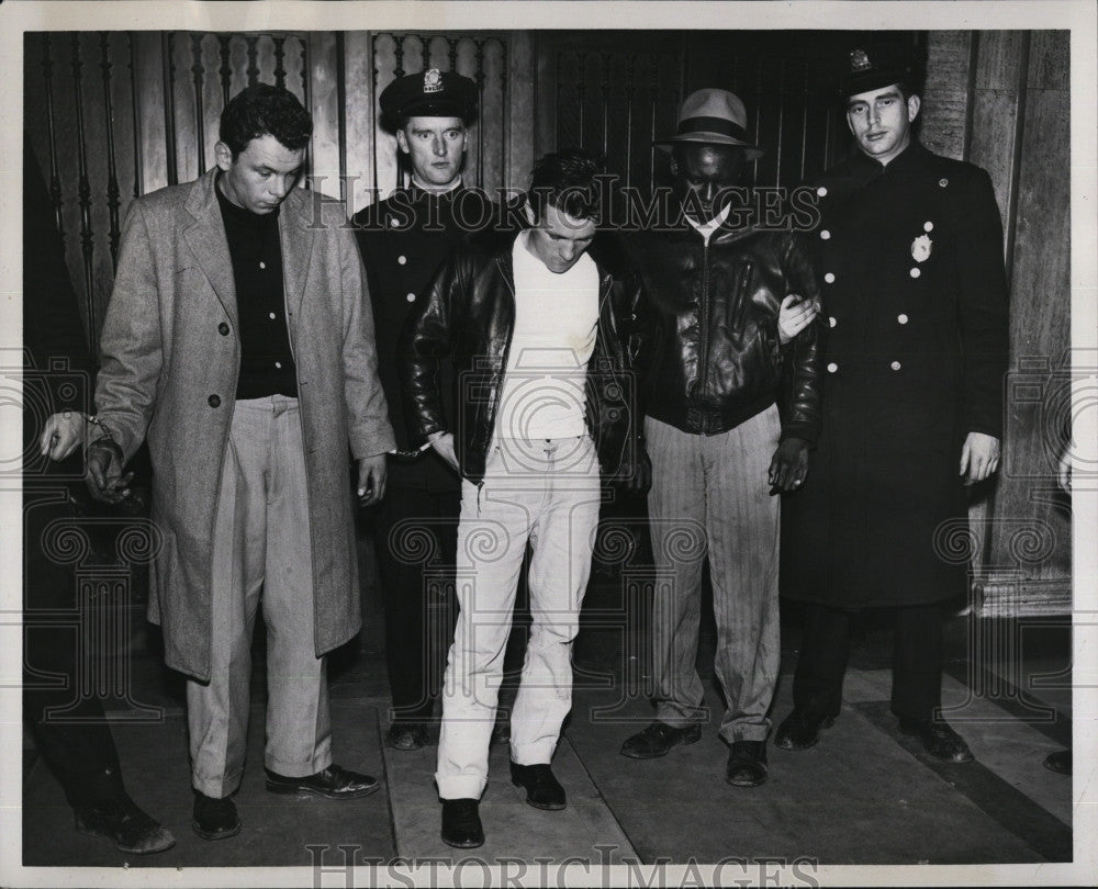 1957 Press Photo Bank robbers, Wm Powers,L Wynn &amp; Al Fagundes in custody - Historic Images