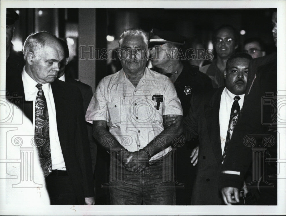 1993 Press Photo Puerto Rican fugitive Pedro Acre in custody for murder - Historic Images