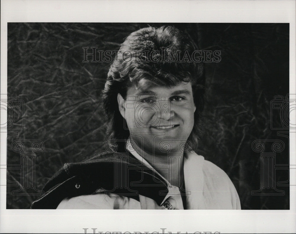 1988 Press Photo Country crooner Ricky Skaggs - Historic Images