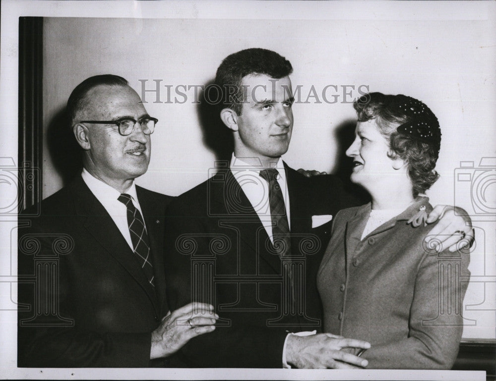 1956 Press Photo Gordon Peterson, Dr. and Mrs. Gordon Peterson - Historic Images