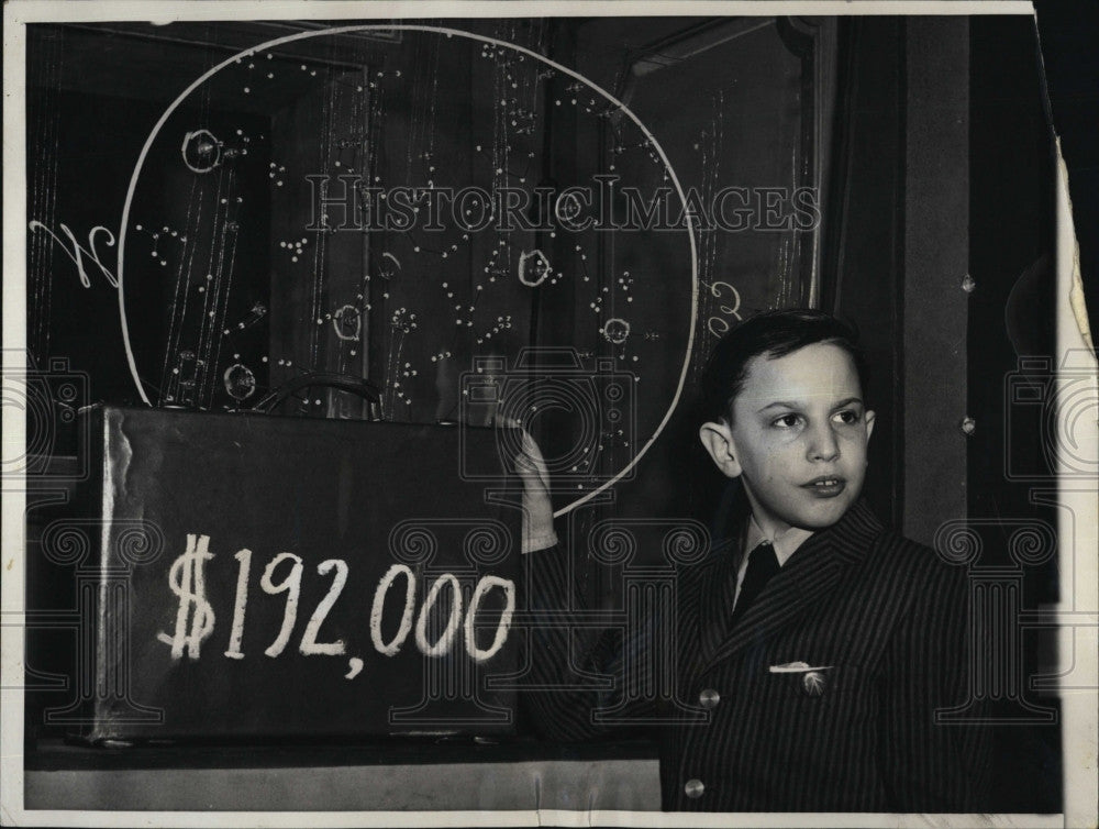 1957 Press Photo Robert Strom, 10-years-old by his workroom - Historic Images