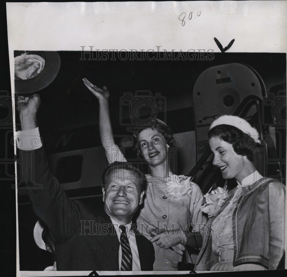 1959 Press Photo Gov. Nelson Rockefeller, daughters Mary and Mrs. Ann Pierson - Historic Images