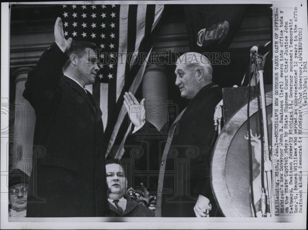 1961 Press Photo John Swainson Sworn in by John Dethmers - Historic Images