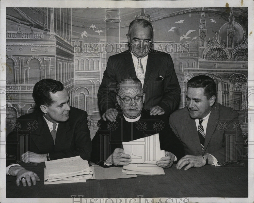 1958 Press Photo Rev. Michael Walsh, Dr. William Sullivan, M.D., Charles O&#39;Brien - Historic Images