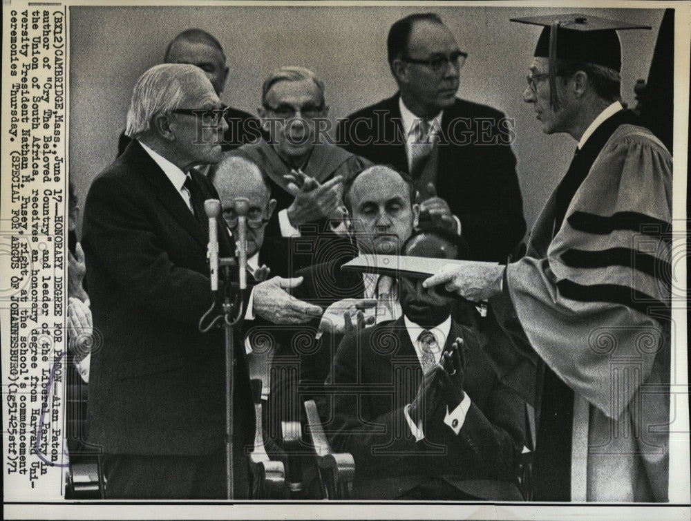 1971 Press Photo Alan Paton, Author &quot;Cry the Beloved Country&quot; Honorary Degree - Historic Images