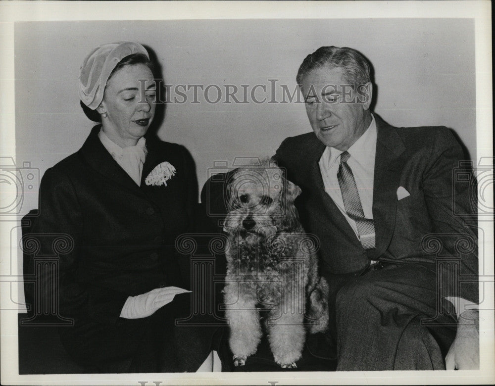 1956 Press Photo M. Beau, Mrs. B.A. Coleman Vice President B.F. Gladding &amp; Co - Historic Images