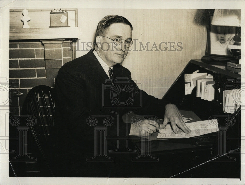 1940 Press Photo Dedham Judge James F. Reynolds - Historic Images