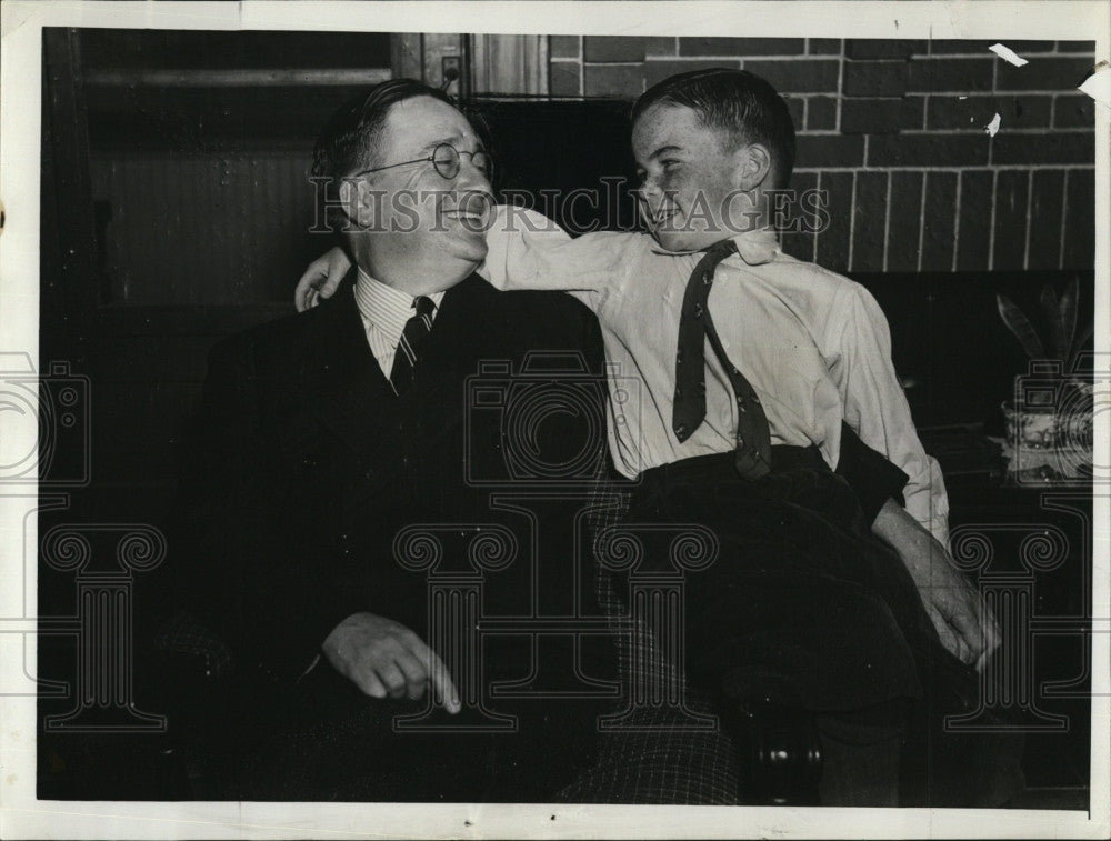 1940 Press Photo Dedham Judge James F. Reynolds and Son - Historic Images