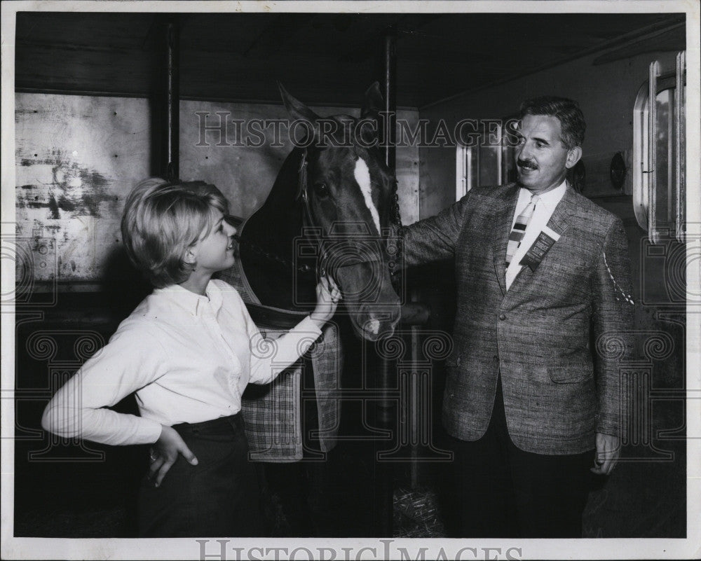 1965 Press Photo Jean Rodger &amp; Stewart Woodworth at Farm Horse Show - Historic Images