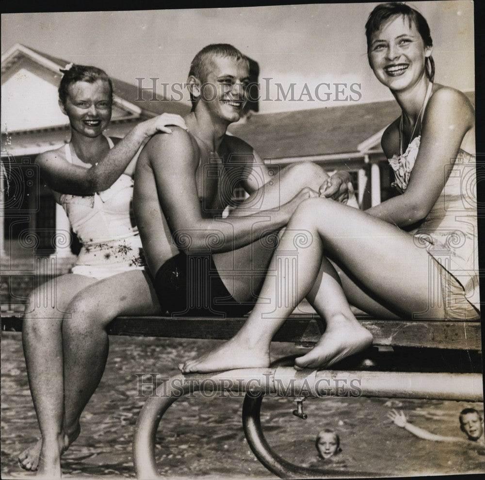 Press Photo Carl Woolley,Swim Champion w/ lifeguards P. Kelley &amp; E. Mc Sweeney - Historic Images
