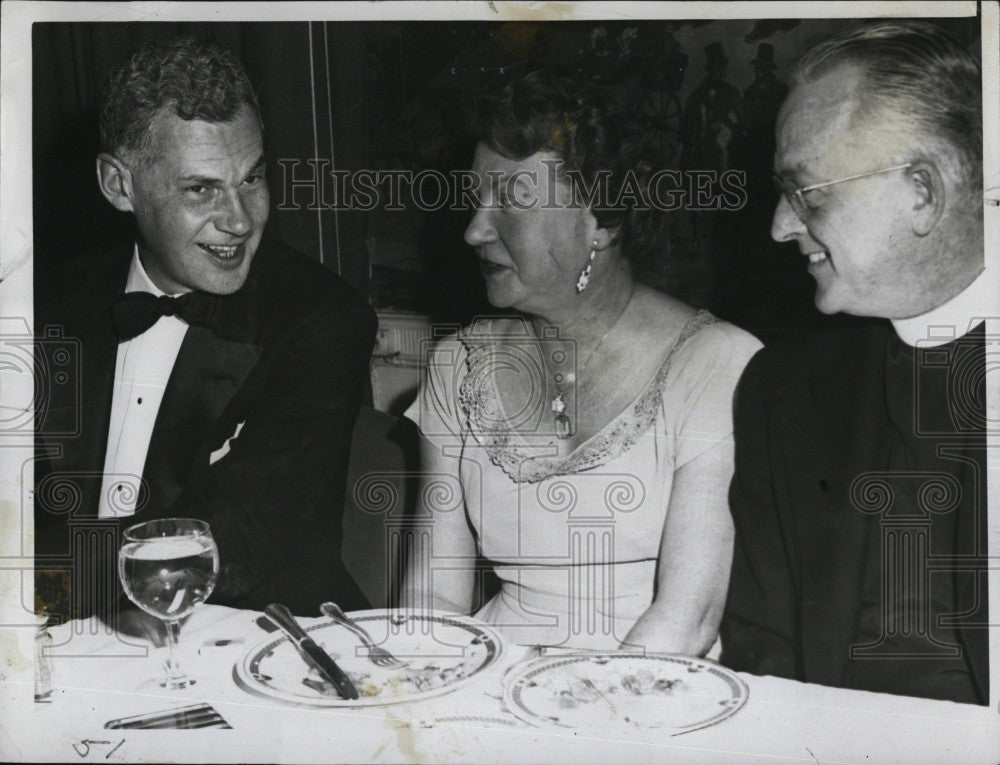 1950 Press Photo Judge Peter Woodbury, Margaret Curley, Rev. William Keneally - Historic Images