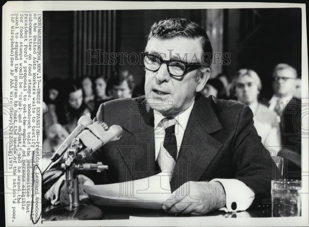 1975 Press Photo Leonard Woodcock,Pres.of United Auto Workers testify at Senate. - Historic Images