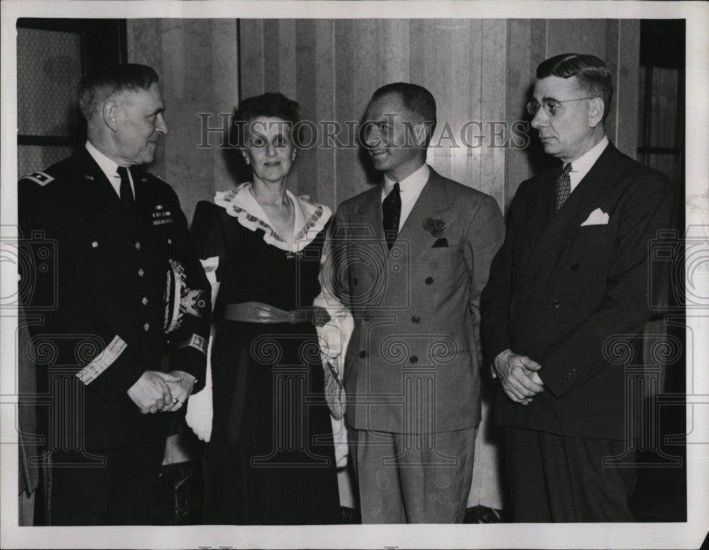 1941 Press Photo Maj. Gen. & Mrs. James Woodruff,Maj. Willie Fitch & John Carrol - Historic Images