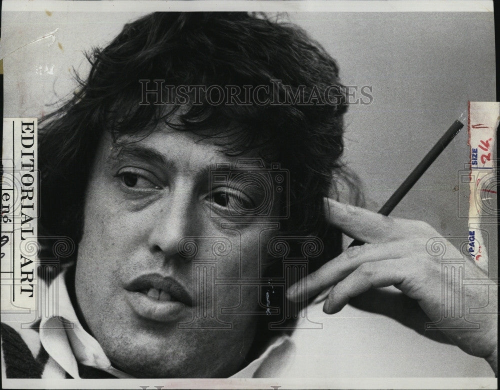 1975 Press Photo British Playwright Tom Stoppard - Historic Images