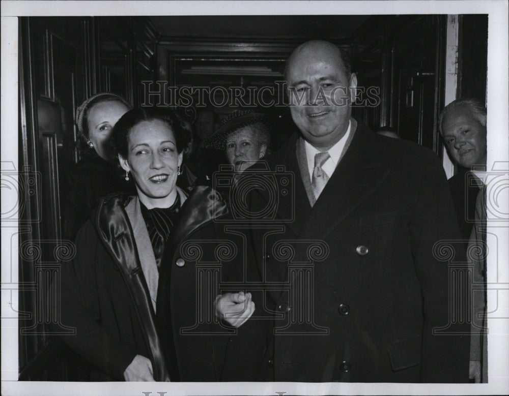 1952 Press Photo Gen.Isaias Medina Angarita,former Pres. of Venezulea with wife. - Historic Images