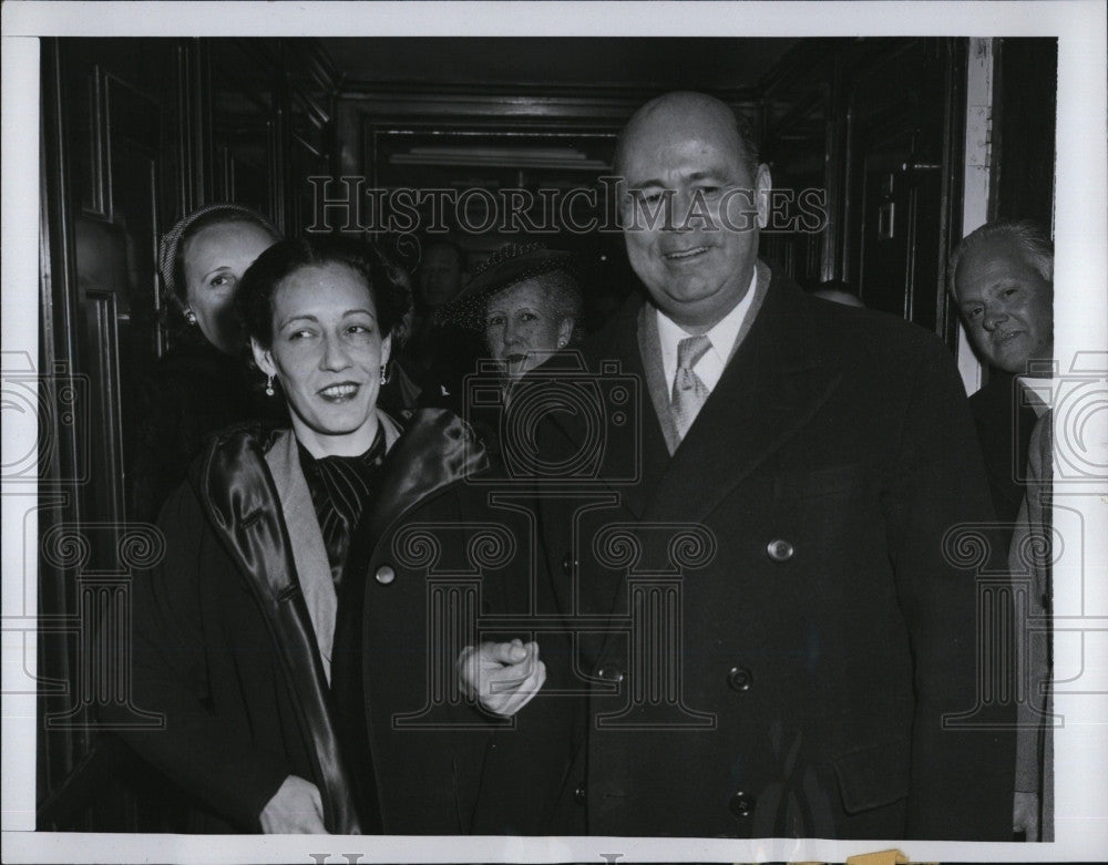 1952 Press Photo Gen.Isais Medina Angarita,former Pres. of Venezuela with wife. - Historic Images