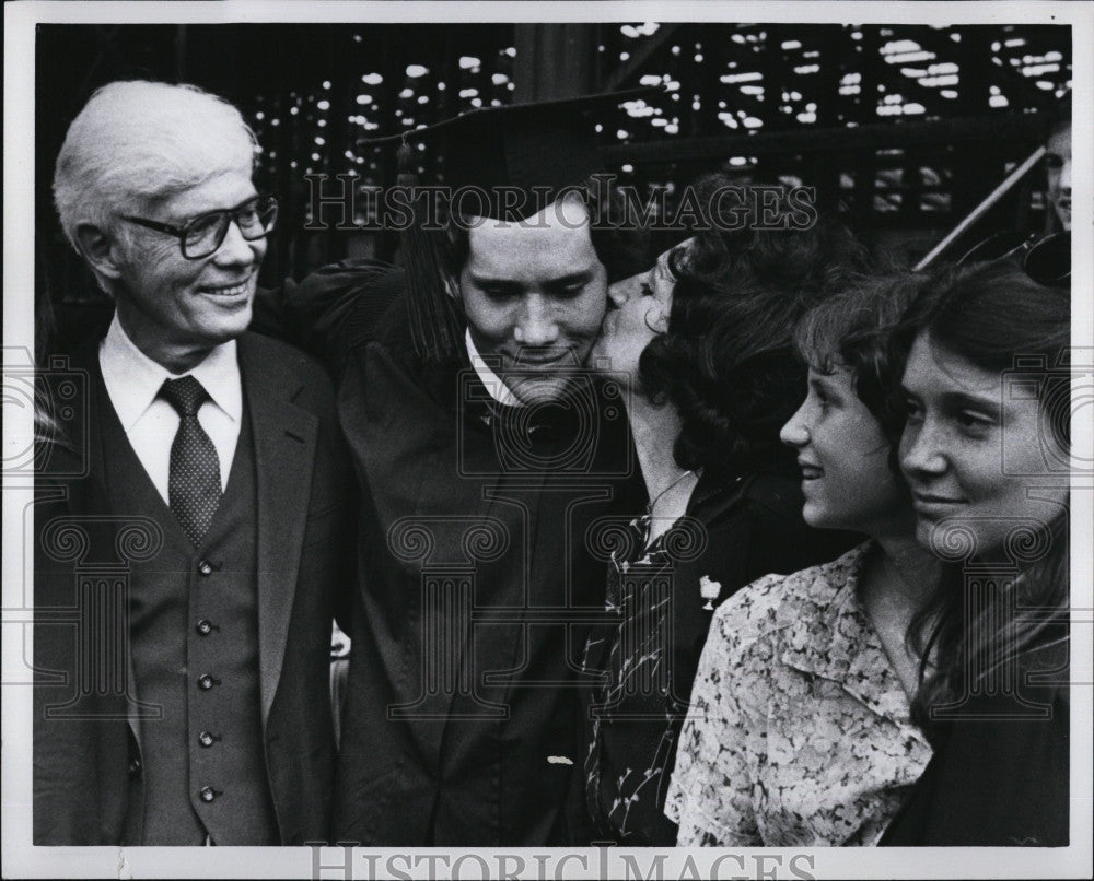 Press Photo John Anderson, Jr., mother Keke, John, Sr., sisters Karen, Diane - Historic Images