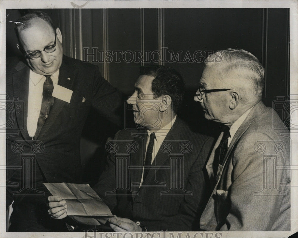 1960 Press Photo Accountants Martin Kaufman, Rocco Antonelli, Albert Gilman - Historic Images