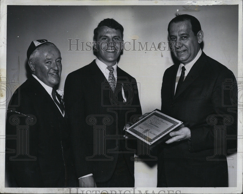 1967 Press Photo Rocco Antonelli and Louis Serpa - Historic Images