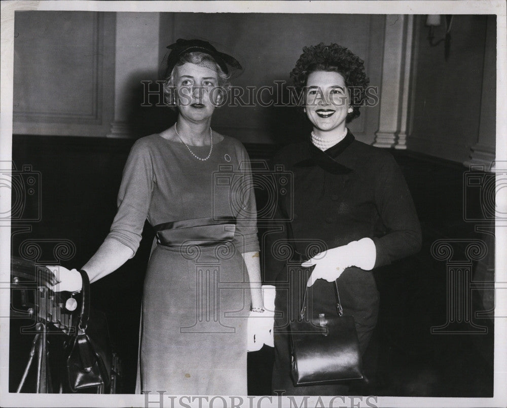 1959 Press Photo Mrs Forter McCafferty Arrives For Guild Tea Reception - Historic Images