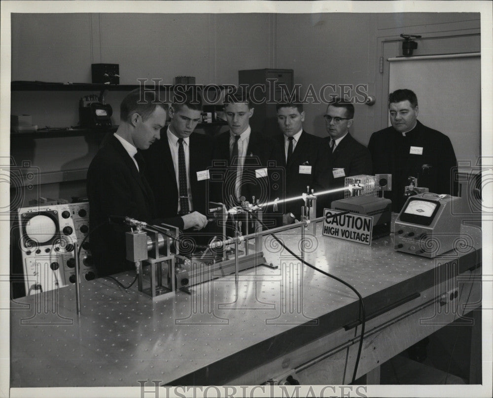 1963 Press Photo High School Science Students &amp; Teachers Visit Bell Labs - Historic Images