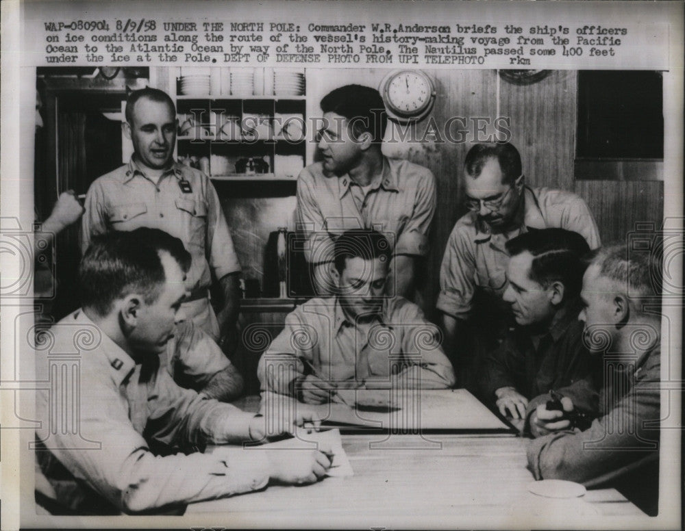 1958 Press Photo Cmdr William Anderson &amp; crew on Nautilus sub - Historic Images