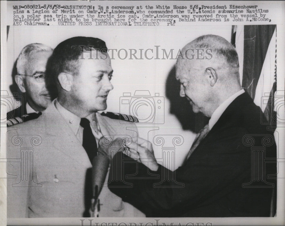 1958 Press Photo Cmdr William Anderson, of the Nautilus sub &amp; Pres. Eisenhower - Historic Images