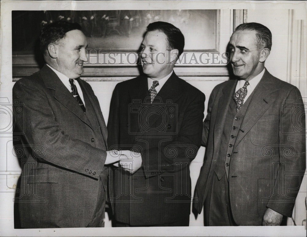 1946 Press Photo Ward 20 councilmen W Bryan, Tom Linehan &amp; EdLane - Historic Images