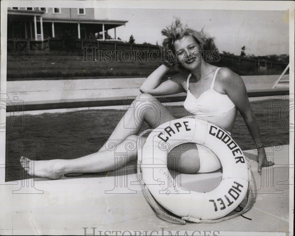 1960 Press Photo Phyllis Wood in free style swim event - Historic Images