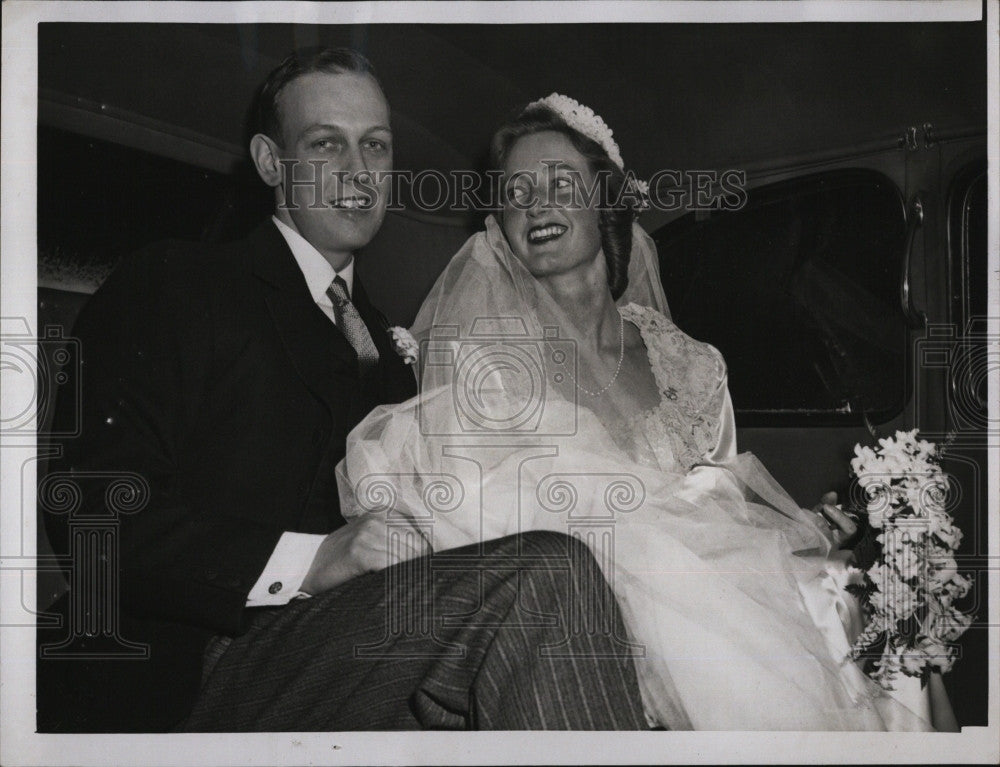 1948 Press Photo Wedding of Joan Perrin to Orrin G WoodJr. - Historic Images