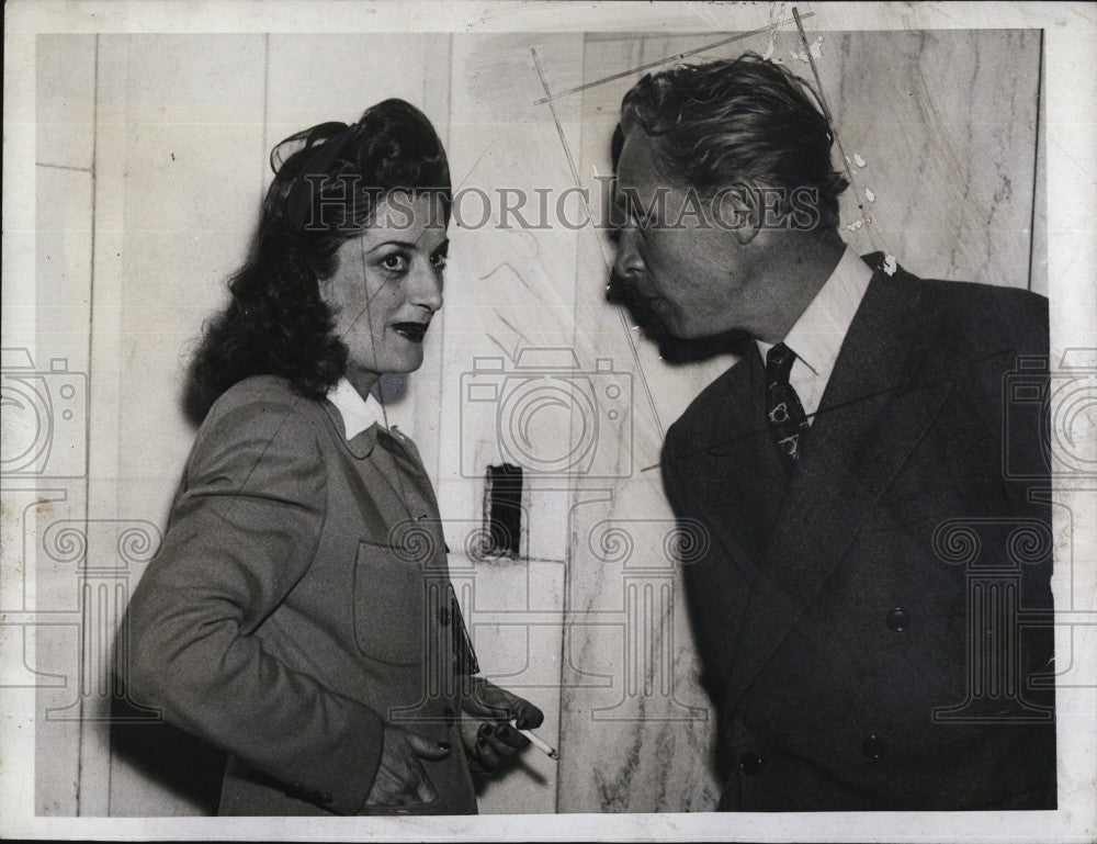 1943 Press Photo Boxing promoter Benny Woodall &amp; Mrs Dorothy Gomez - Historic Images