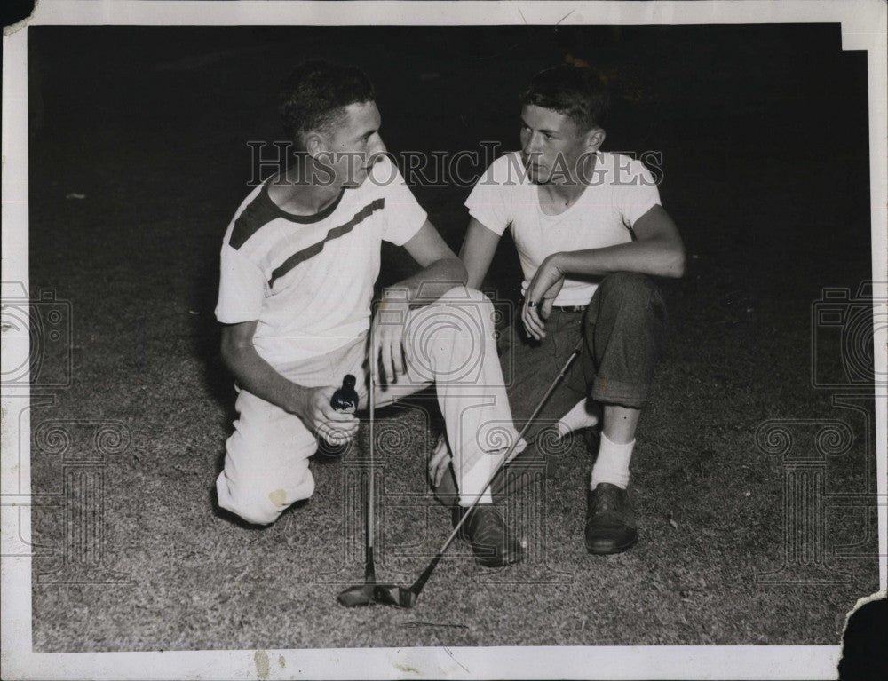 1949 Press Photo Tom Wood 7 Jack Neagle at golf - Historic Images