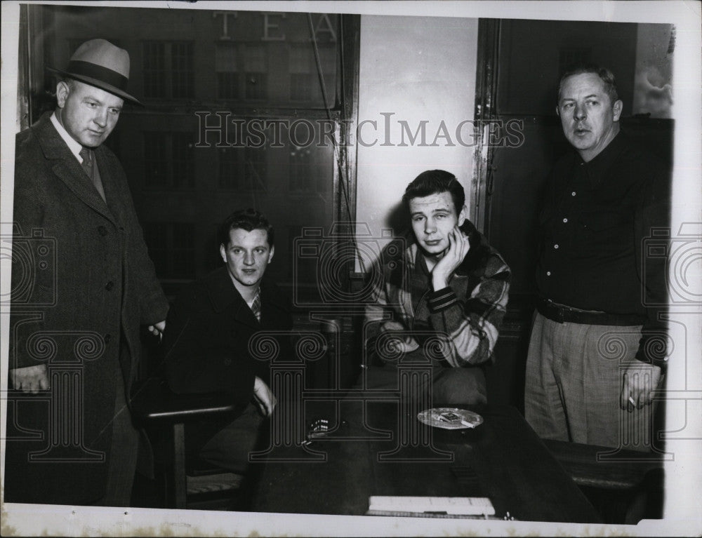 1950 Press Photo Ralph Wood, John Senter in custody for theft - Historic Images