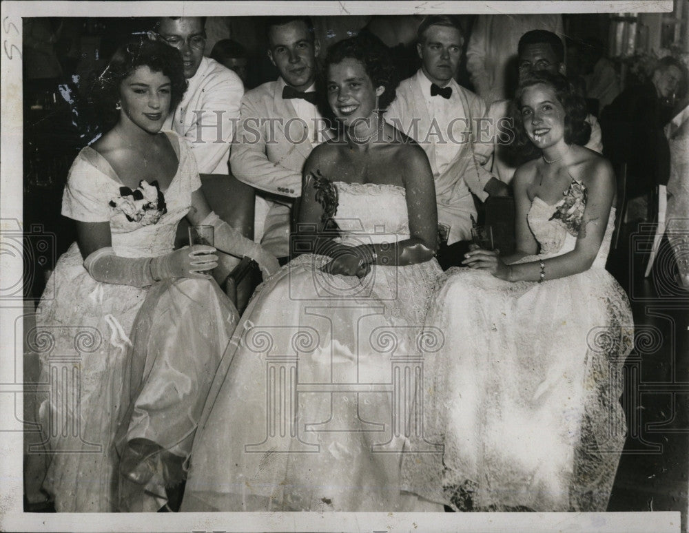 1951 Press Photo S Lee Weille, Helen Burgin,Tina Moore - Historic Images