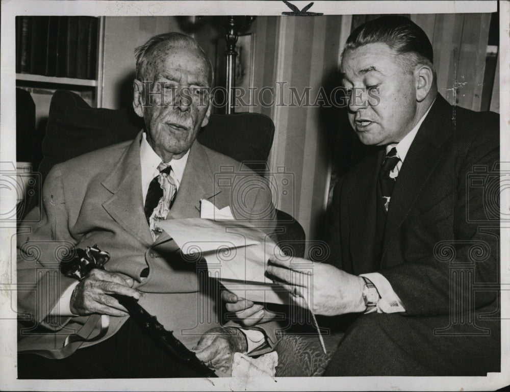 1948 Press Photo Ex Cambridge Police Chief John J. McBride, Mayor Neville - Historic Images