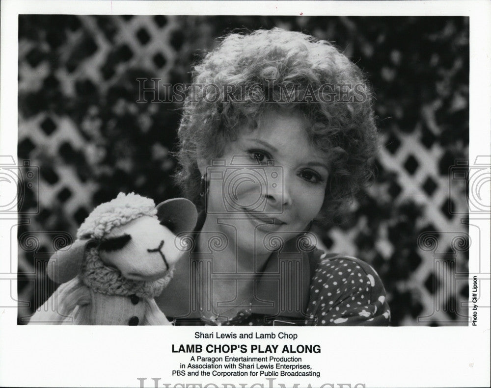 1992 Press Photo Shari Lewis &amp; Lamb Chop Star In &quot;Lamb Chop&#39;s Play Along&quot; - Historic Images