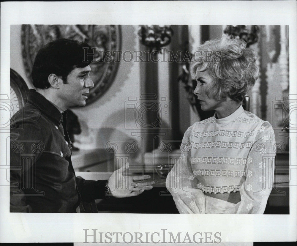 1969 Press Photo George Maharis &amp; Janet Leigh Star In &quot;The Monk&quot; - Historic Images