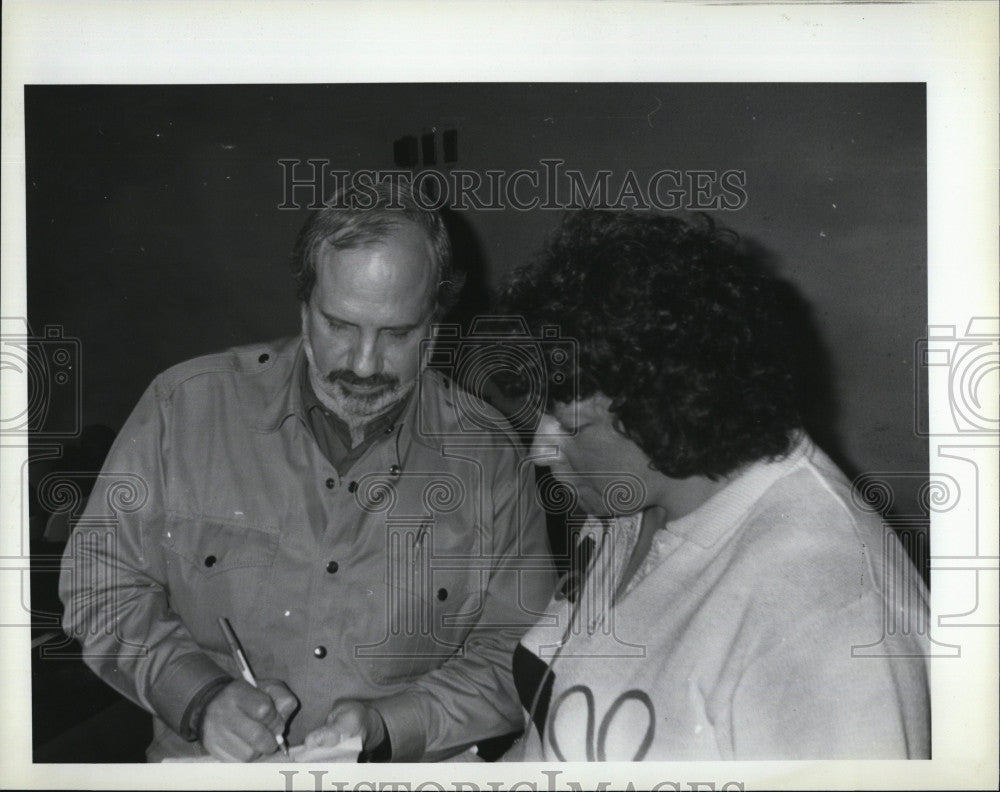 1989 Press Photo Director Brian DePalma autograph for Amy Weinstein - Historic Images