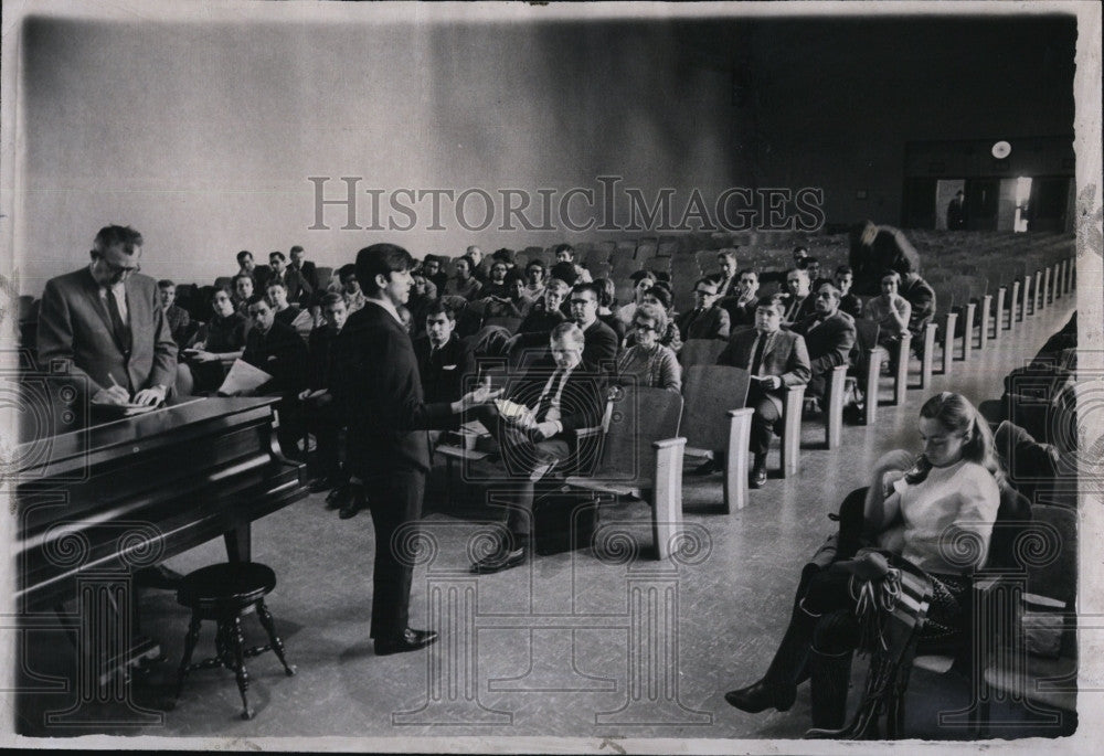 1968 Press Photo Thomas McAuliffe Louis Battaglia Boston Teachers King School - Historic Images